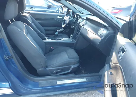 2007 Ford Mustang V6 Deluxe/V6 Premium z USA, uszkodzony, nr VIN 1ZVHT80N775352541